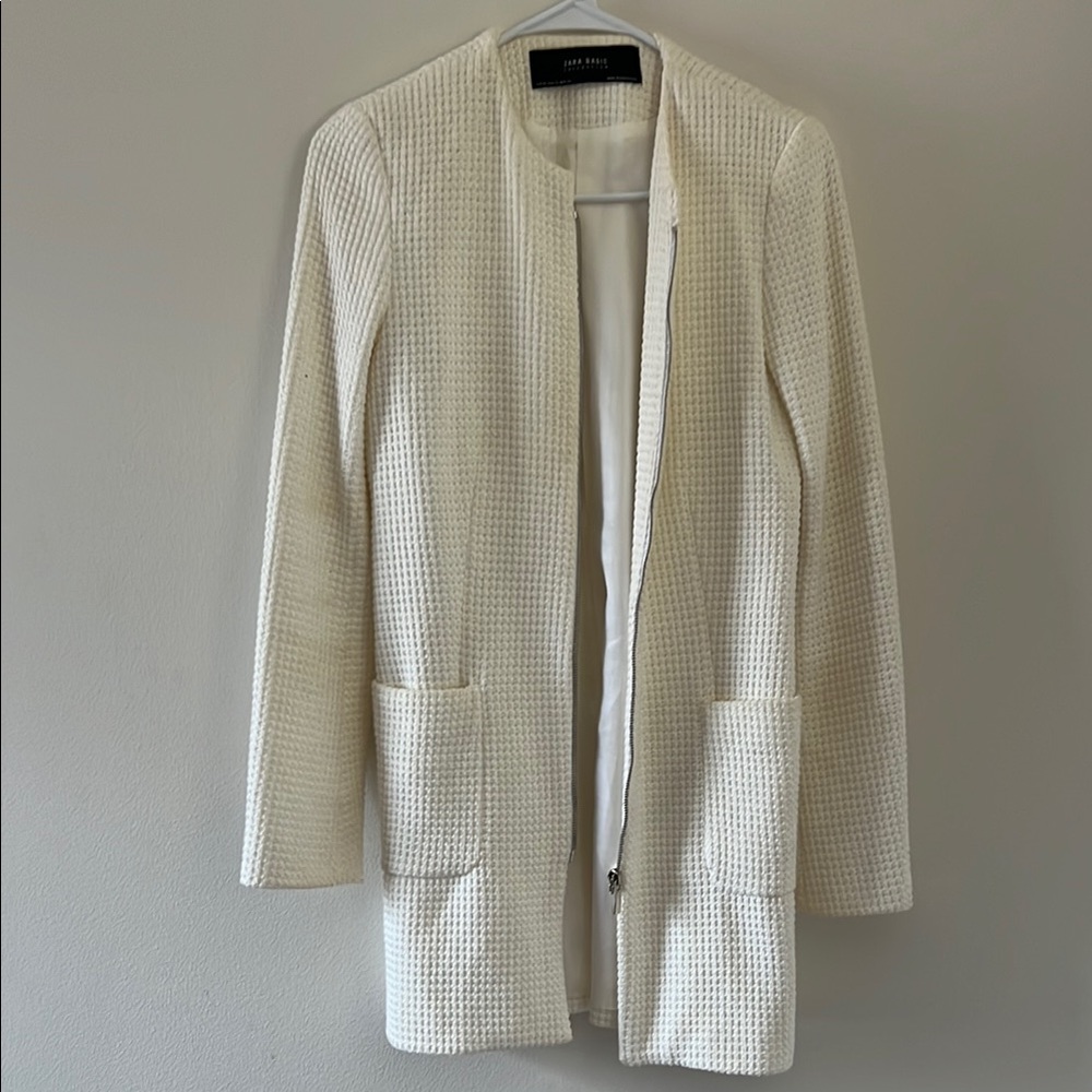 Elegant Cream Jacket - Picture 2 of 6
